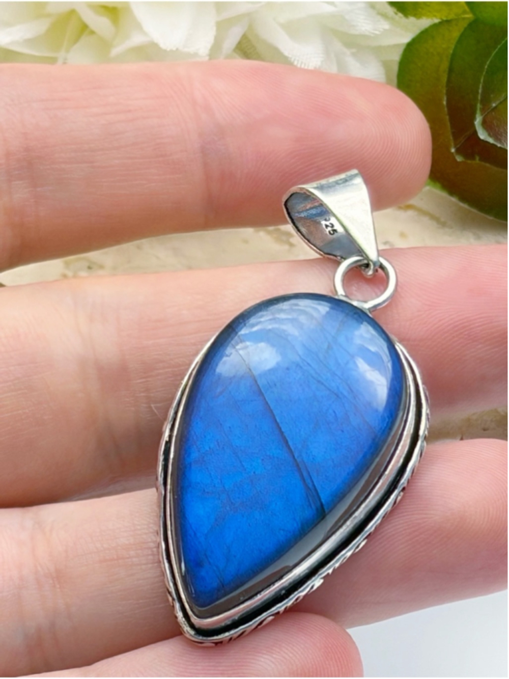 Flash Blue Labradorite Gemstone Pendant Southwest Sterling Silver 925 Overlay